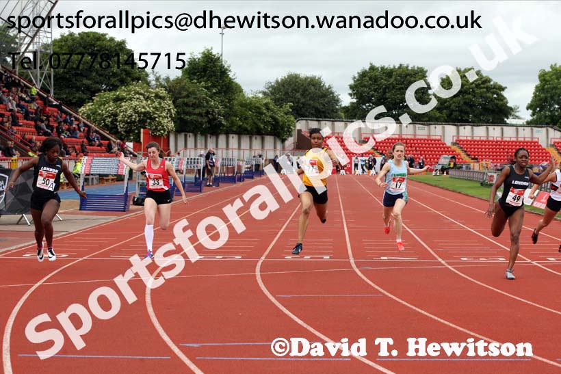 Senior girls 100 metres, English Schools Track and Field. Photo: David T. Hewitson/Sports for All Pics